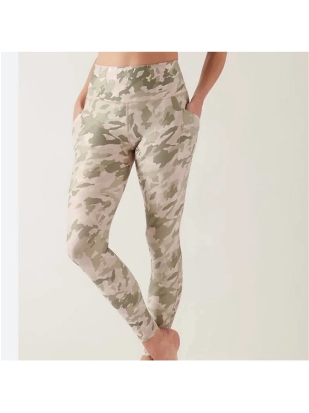 ATHLETA salutation stash pocket II printed 7/8 tight Pink Camo